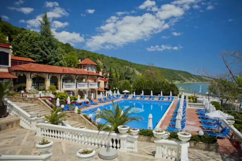 Villas Elenite 4*