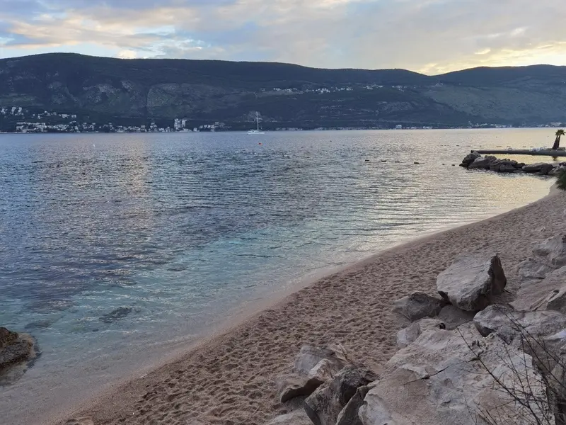 Letovanje Crna Gora Herceg Novi plaža