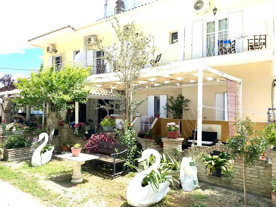 Vila Poseidon Amudia