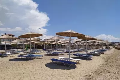 Letovanje Grčka Dionisos Beach Pesak