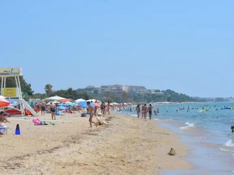 Letovanje Grčka Dionisos Beach Plaža