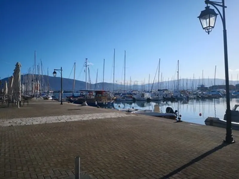 Letovanje Grčka Lefkada Lefkas marina