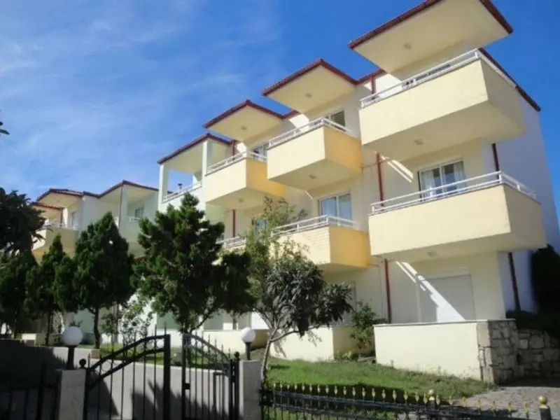 Vila Mustakas Polihrono