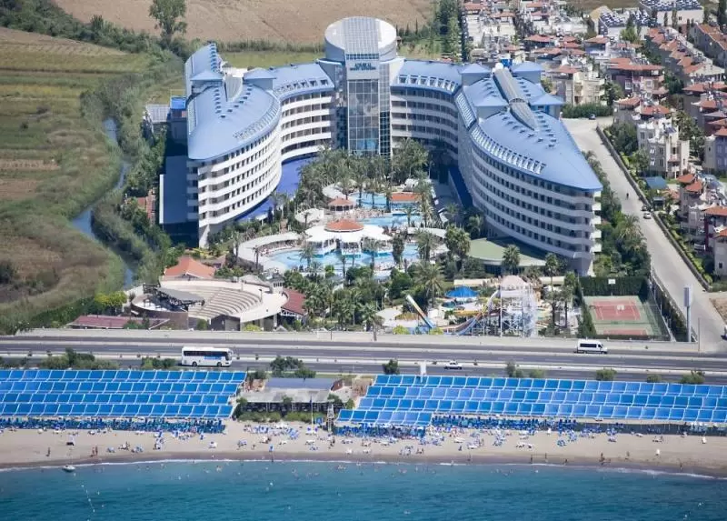 Crystal Admiral Resort Suites And Spa 5* Side